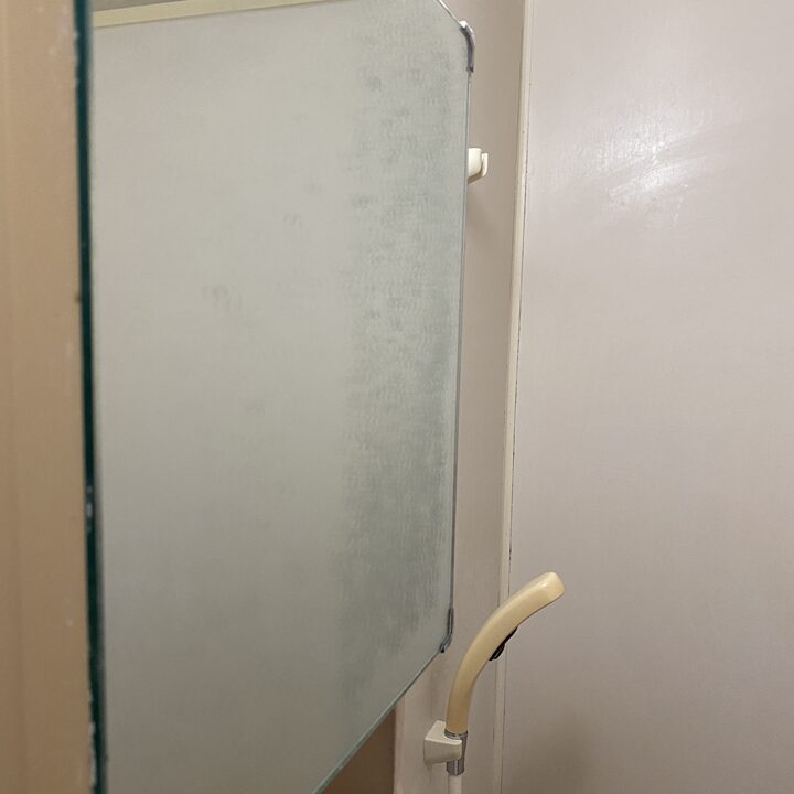 Mirror-Cleaning1